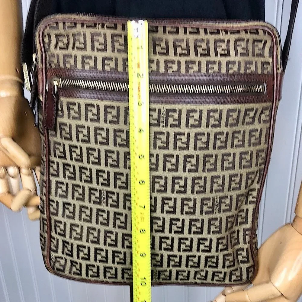 FENDI Zucca Canvas Leather Olive Green Brown Crossbody Messenger Shoulder Bag
